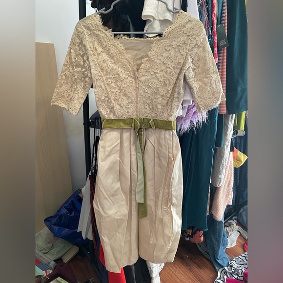 Vintage Harry Keiser cream wedding dress worn velvet chartreuse waist ribbon - Picture 6 of 9